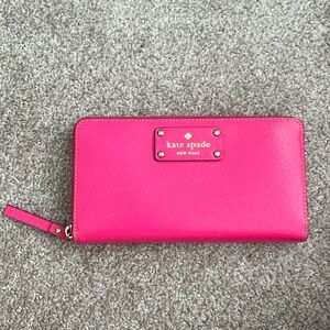 Kate Spade zippered wallet, 100% leather